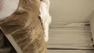 约啪极品美乳女神，铃铛夹美乳，最后内射