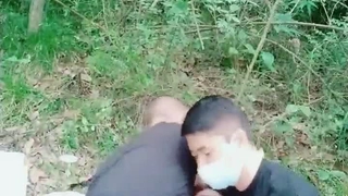 锤子探花，老大带了个钮回宾馆玩，会抽烟酷酷的妹子，你别说还挺好看，不知道怎么征服她