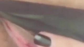 大学少女在BDSM场景中被支配