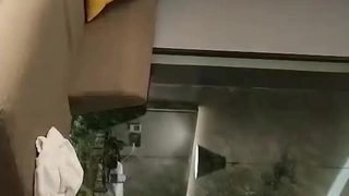 舞蹈协会老师人妻美少妇，韵味十足，抱着脑袋吸奶子，表情很享受，自摸骚逼，沙发上张开双腿操