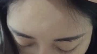 肥唇粉穴短髮網紅美女！新人下海自慰！懟著鏡頭瘋狂揉穴，掰穴